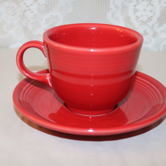 The Fiesta ware Homer Laughlin Scarlette red saucer and cup set - Picture 5 of 8